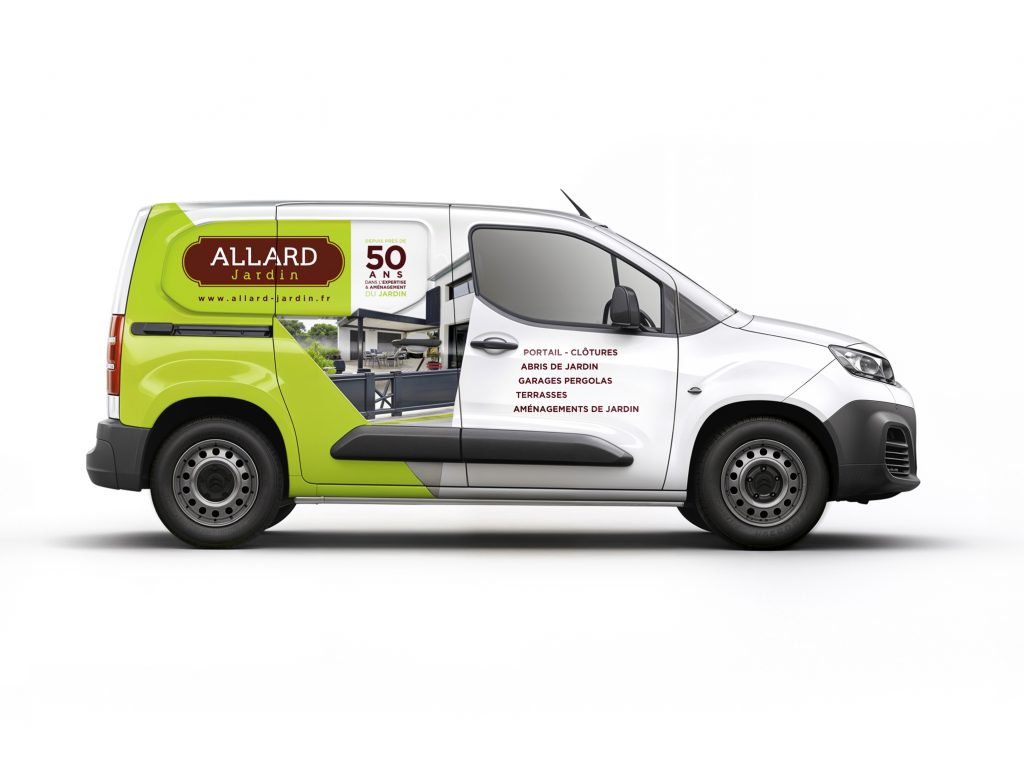 Photomontage du marquage sur l’utilitaire Allard Jardin, avec un design moderne et professionnel qui met en avant l'expertise paysagère de l'entreprise tout en assurant une visibilité maximale pour le véhicule en déplacement.