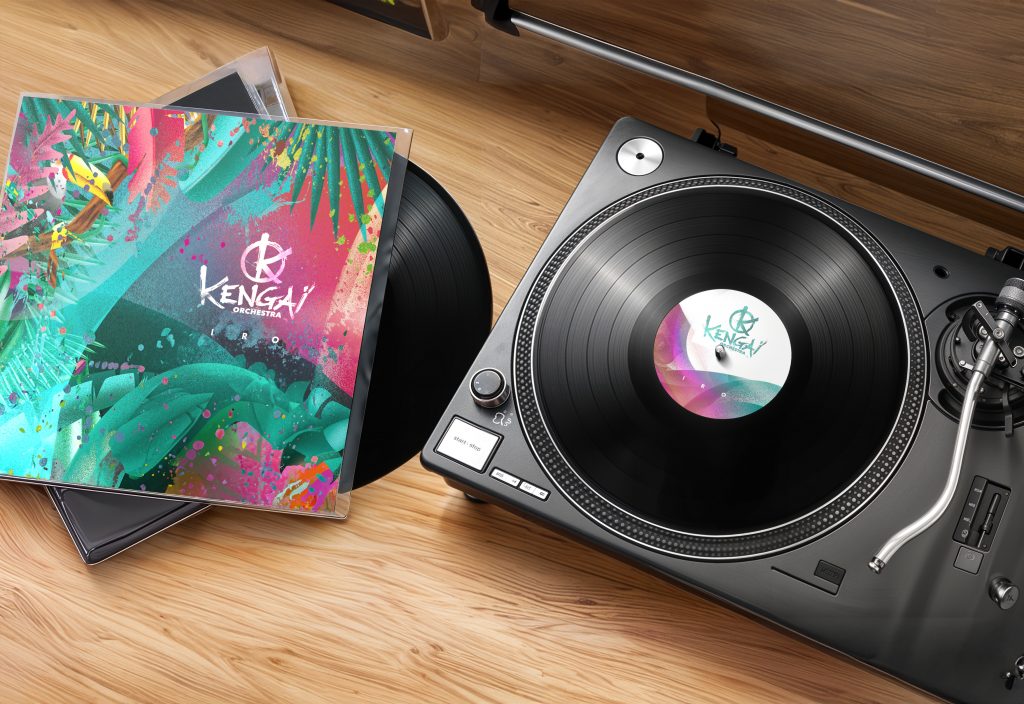 Photomontage du visuel de Kengai, mettant en scène un vinyle sur une platine disque, avec un design moderne qui évoque l'univers musical unique du groupe et crée une ambiance vintage et contemporaine à la fois.